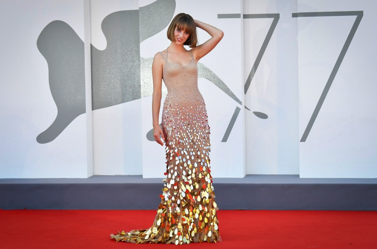 Maya Hawke in venice film festival