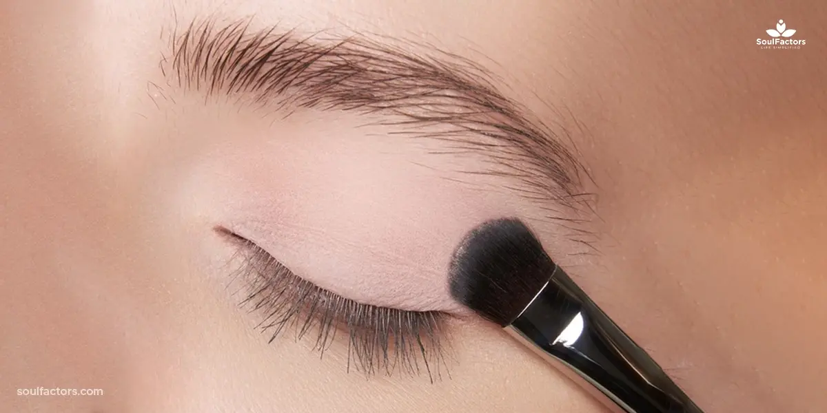 Setting Your Eyeliner To Prevent Bleeding Or Fading