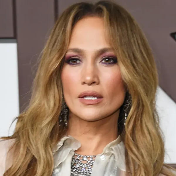 Jennifer Lopez Pumpkin Spice Makeup