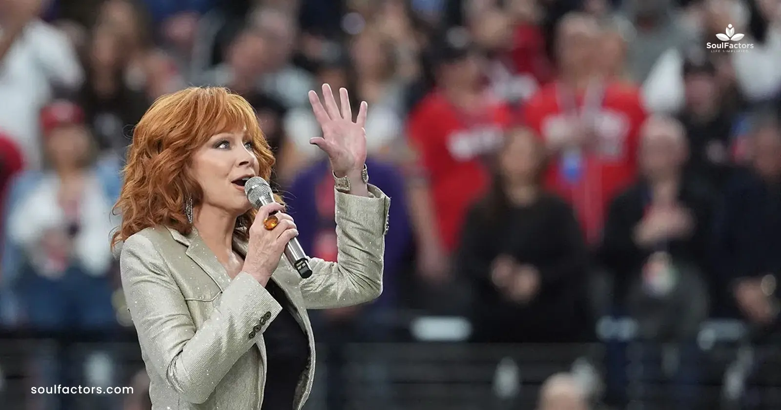 Reba McEntire sings Super Bowl anthem